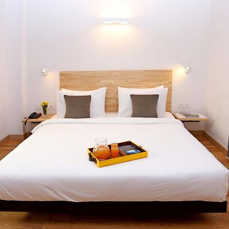Oyo Townhouse 012 Kaushambi Metro Ghaziabad Hotel Ngoại thất bức ảnh