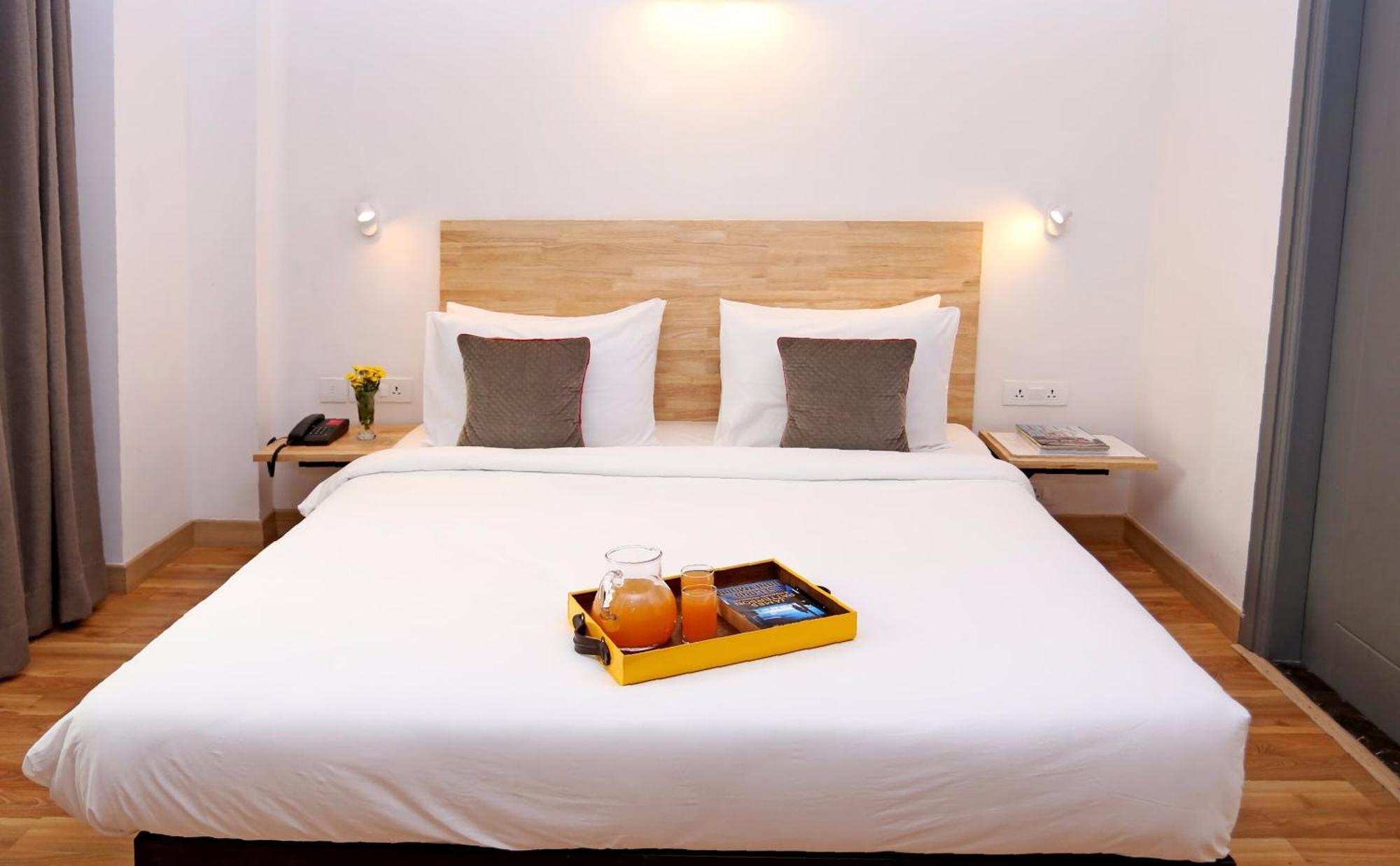 Oyo Townhouse 012 Kaushambi Metro Ghaziabad Hotel Ngoại thất bức ảnh