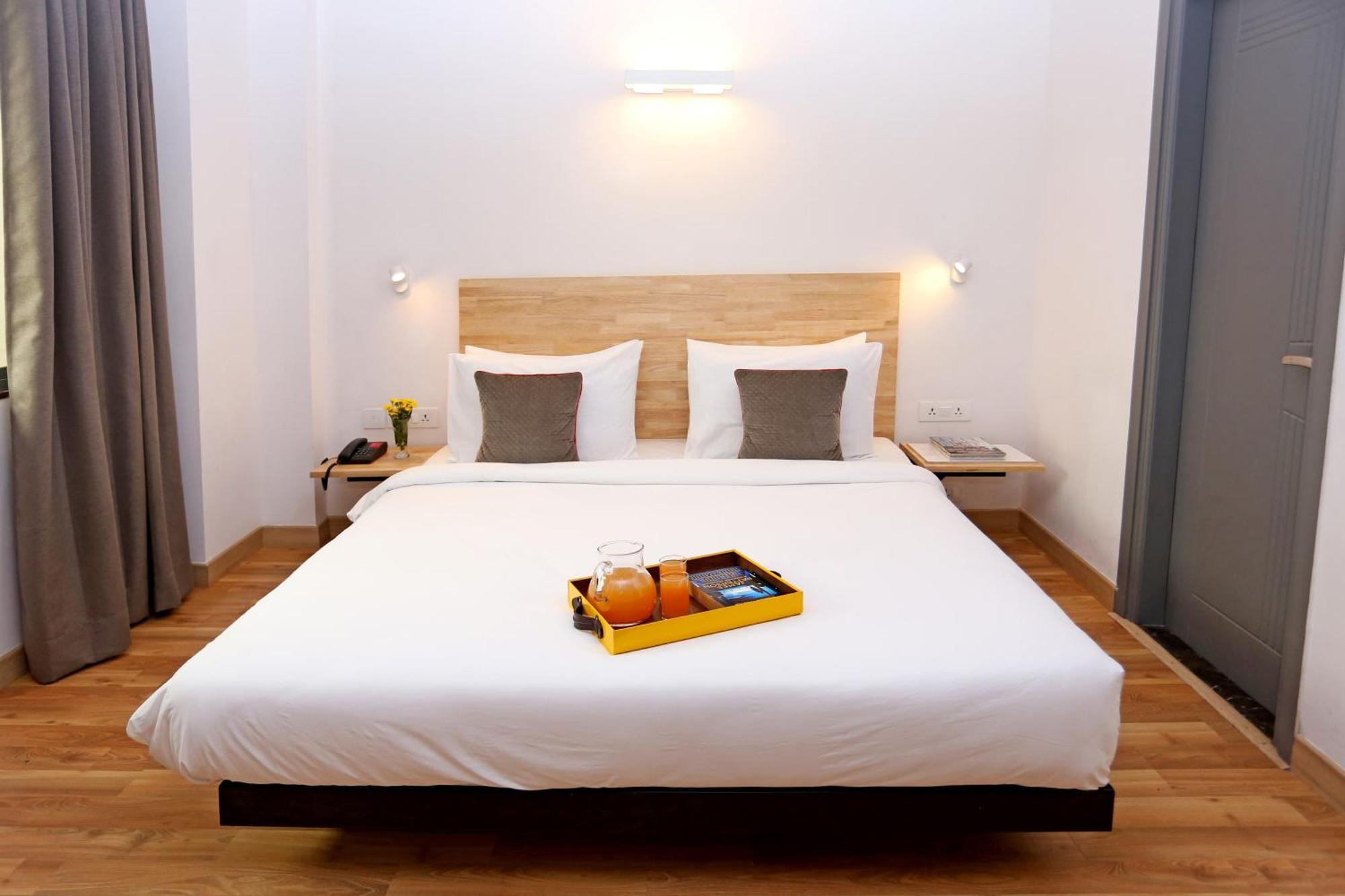 Oyo Townhouse 012 Kaushambi Metro Ghaziabad Hotel Ngoại thất bức ảnh