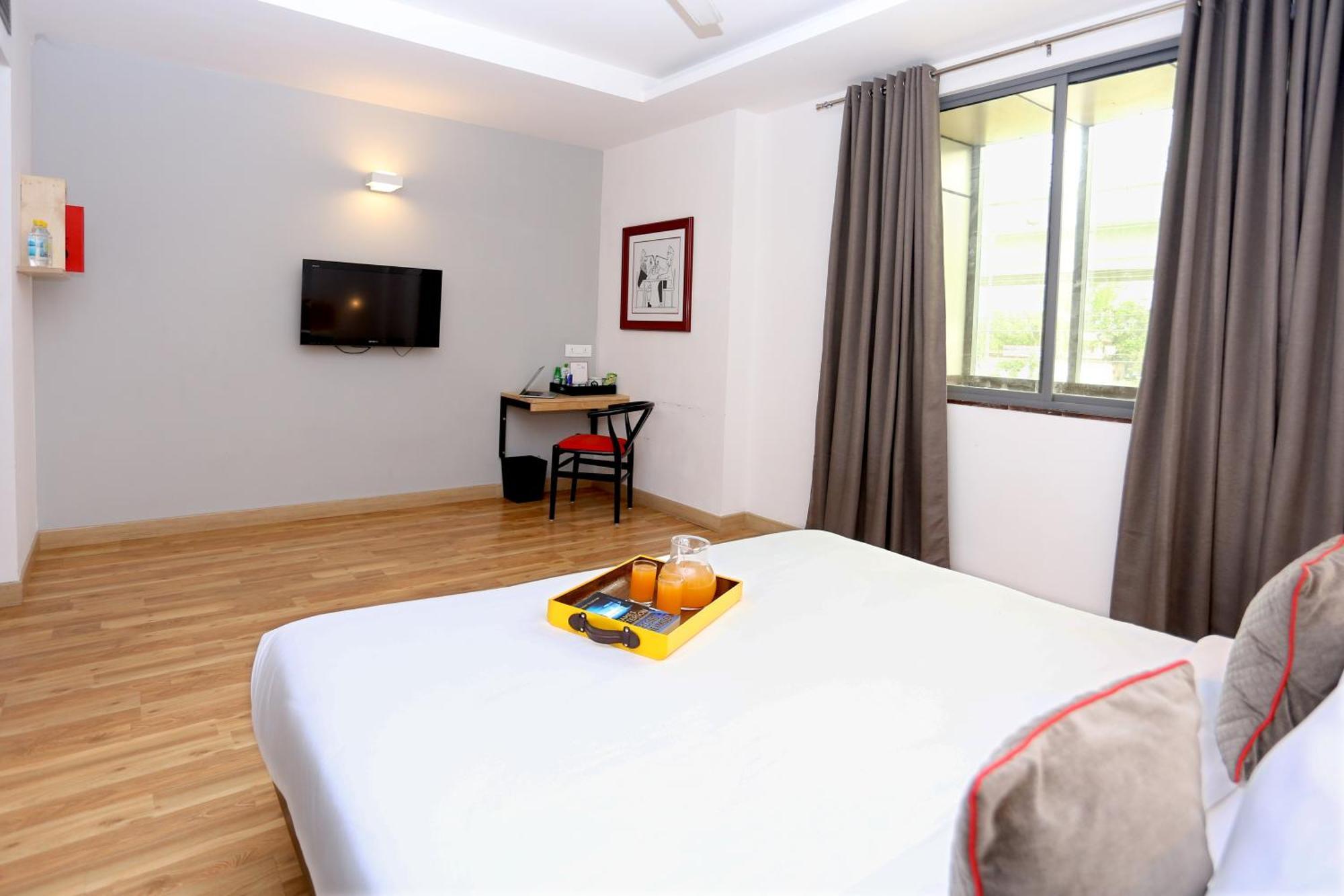Oyo Townhouse 012 Kaushambi Metro Ghaziabad Hotel Ngoại thất bức ảnh
