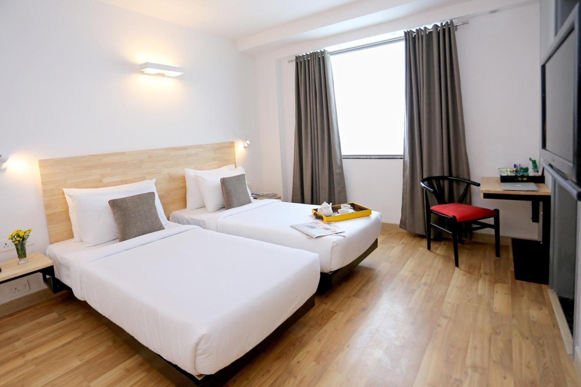 Oyo Townhouse 012 Kaushambi Metro Ghaziabad Hotel Ngoại thất bức ảnh