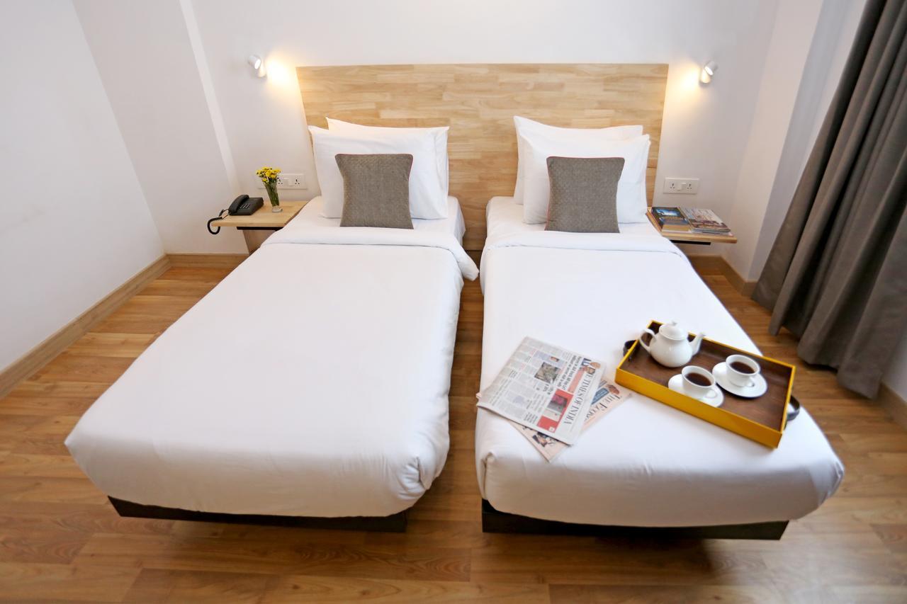 Oyo Townhouse 012 Kaushambi Metro Ghaziabad Hotel Ngoại thất bức ảnh